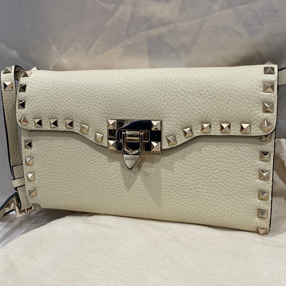 Valentino Garavani Handbags - Authentic Valentino rockstud brand new crossbody purse